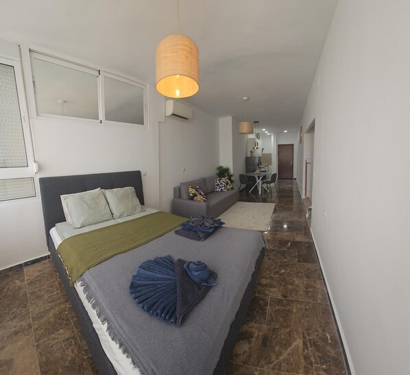 1 bedroom, iron/ironing board, internet