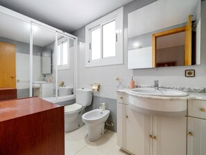 Towels - House with pool and terrace 250m beach (Sant Salvador)