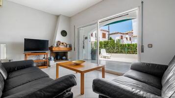 Télévision, cheminée