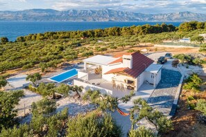 House | 3 bedrooms - Margita - Luxury With Private Pool - H 6 (Supetar)