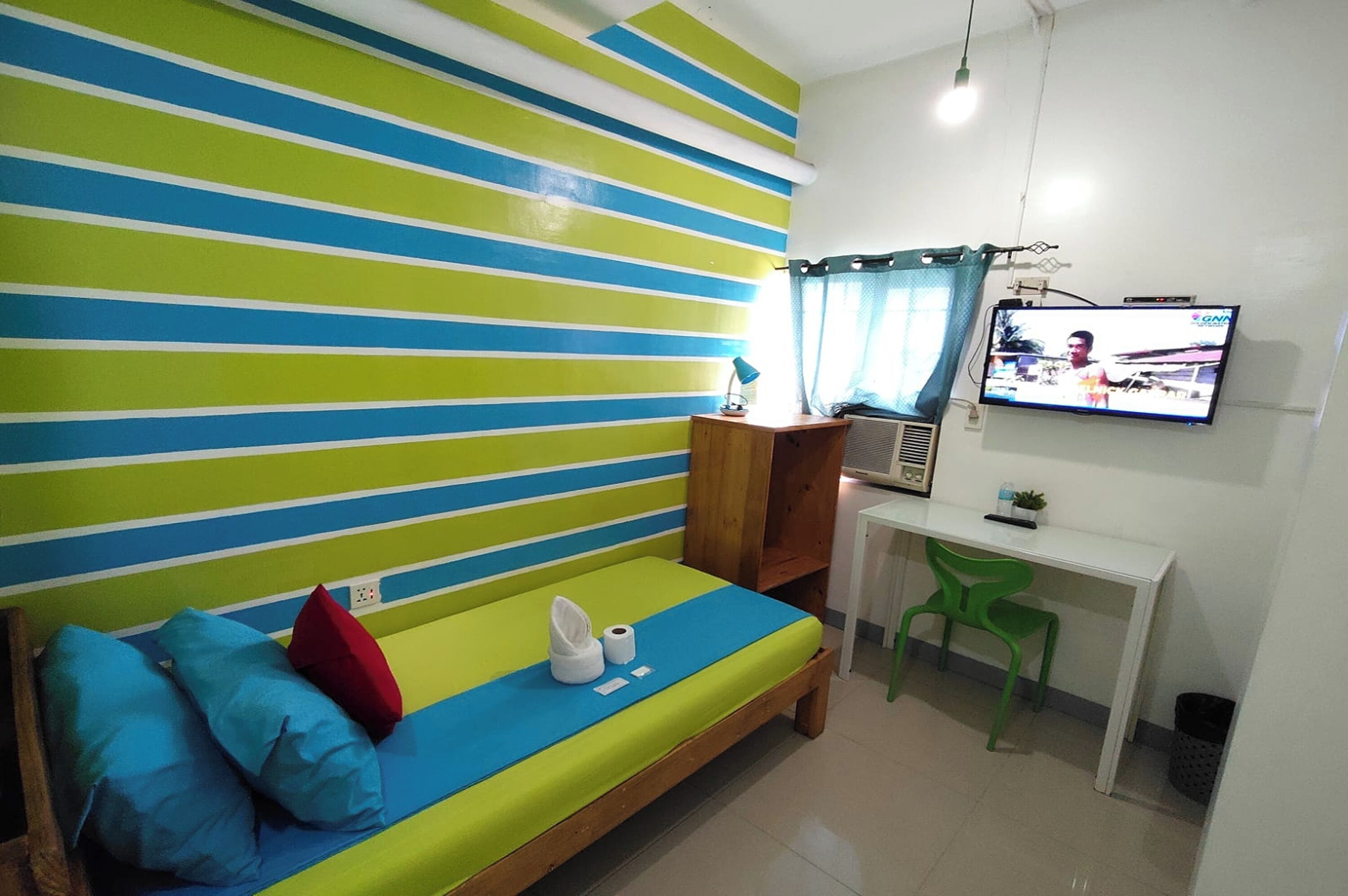 Single Room | Desk, free WiFi