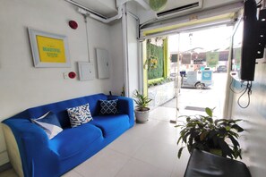 Lobby - Yuj Inn Pasay (Pasay)