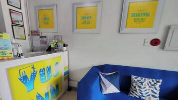 Coin salon dans le hall