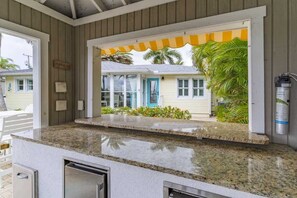 Interior - Coconut Cottage @ CLW Beach! (Clearwater)