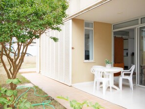 Outdoor dining - House for summer rental close to the beach (l'Escala)