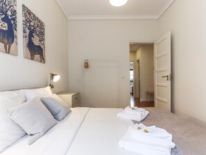 2 habitaciones, tabla de planchar con plancha y internet 