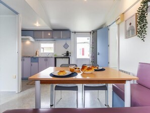 Dining - Vita Portucale | Country House with Garden II (Charneca da Caparica)