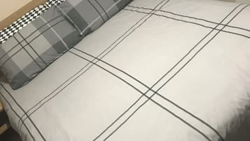 3 多间卧室、熨斗/熨衣板、WiFi、床单