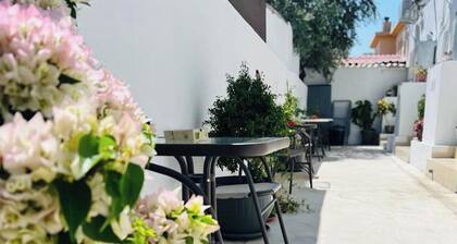 Larnaca - Studio - Sleeps 4 - Garden - Parking