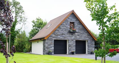 Limavady Cherry Tree Apartment, Sleeps 2 & Parking