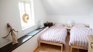 4 bedrooms, free WiFi, bed sheets