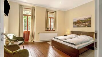 3 bedrooms, free WiFi, bed sheets