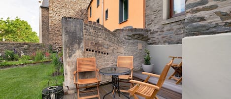 تناول الطعام بالخارج