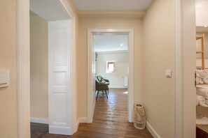 Interior - Apartment 'Alte Stadtvilla Am Weinberg 5' with Shared Garden and Wi-Fi (Traben-Trarbach)