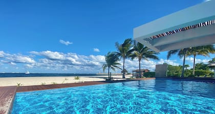La Amada Deluxe 1 BR Condo w/Private Beach