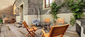 Apartment 'Alte Stadtvilla Am Weinberg 6' with Shared Garden and Wi-Fi
