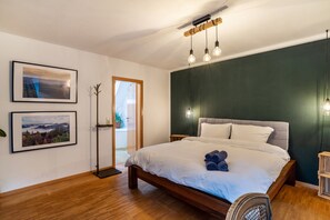 4 habitaciones, tabla de planchar con plancha y wifi gratis 