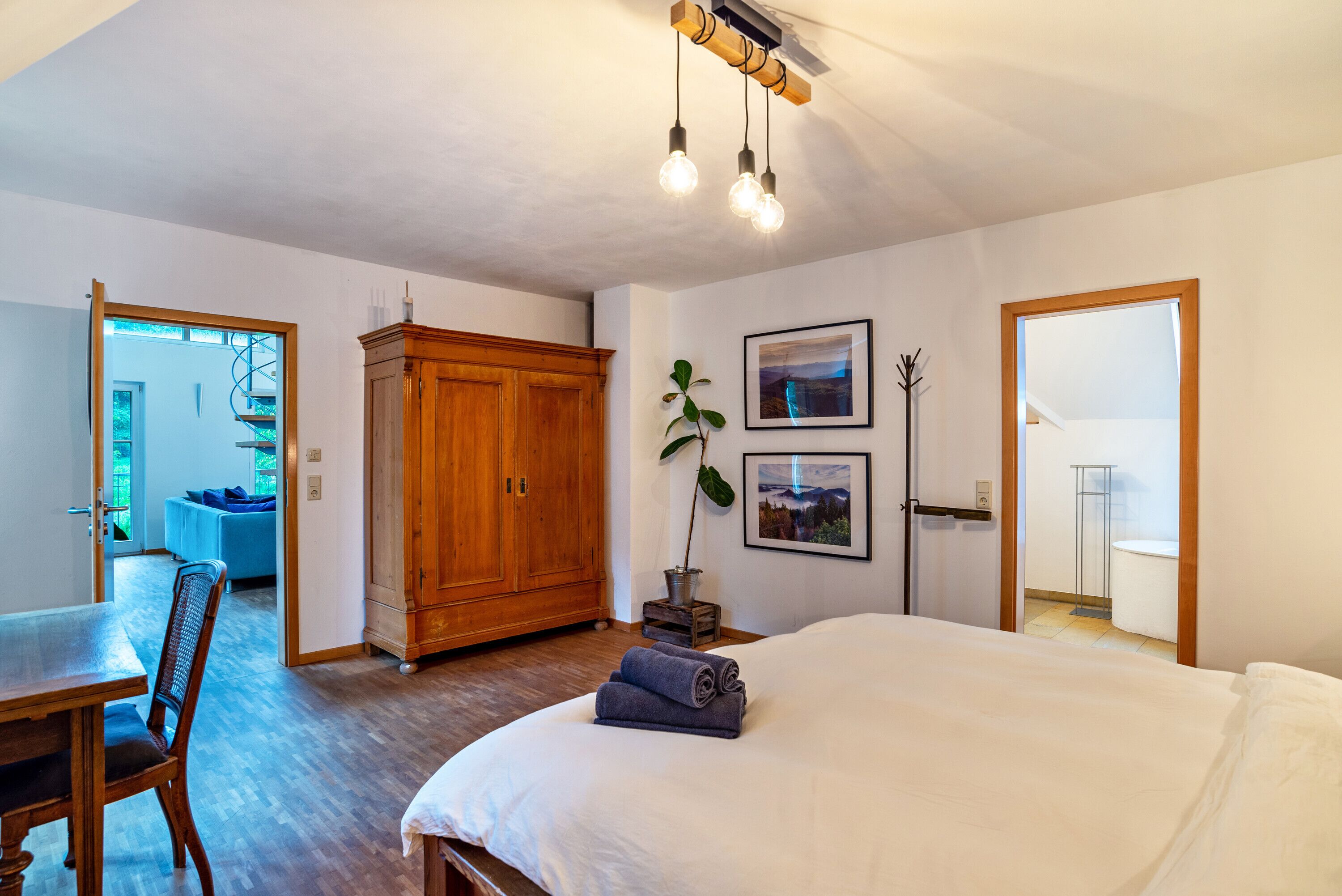 4 bedrooms, iron/ironing board, free WiFi, bed sheets