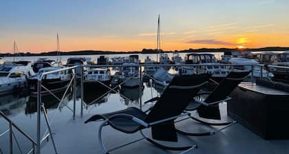 Führerscheinfreies mobiles Hausboot "My Way" auf der Mecklenburgischen Seenplatte