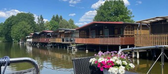 Driving licence-free mobile houseboat "My Way" on the Mecklenburg Lake Plateau