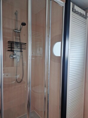 Douche, séchoir à cheveux