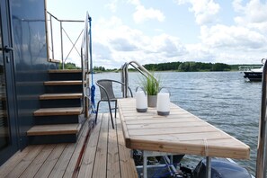 Outdoor dining - Driving licence-free mobile houseboat "My Way" on the Mecklenburg Lake Plateau (Rechlin)