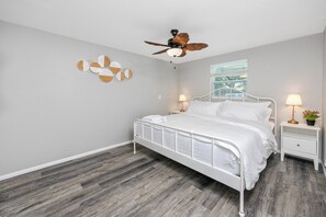 3 bedrooms, iron/ironing board, WiFi, bed sheets - Coco Bay Retreat w Heated Pool for 8 Guests Close to Gulf Beaches (Largo)