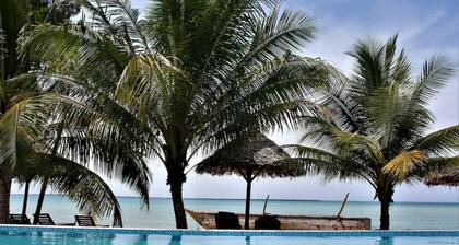 Asante Sana Beach Cottages - Beachfront Cottage