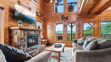 Smart TV, chimenea, tenis de mesa y libros