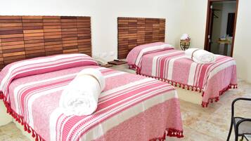 Basic szoba kétszemélyes ággyal | Prémium ágynemű, Select Comfort-matrac és ingyenes wifi