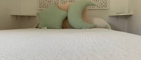 2 chambres, fer et planche à repasser, draps fournis