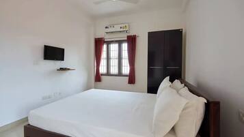 3 soverom, skrivebord, strykejern/-brett og wi-fi (inkludert)