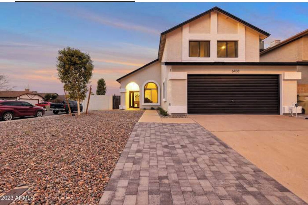 Newly remodeled home in quiet neighborhood close to cardinals stadium & Westgate