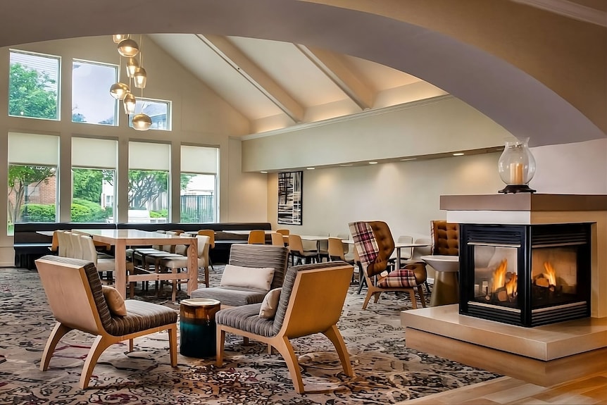 Spacious Good-value Accommodation! 2 Relaxing Units, W/ Pool, Free Breakfast! - Baltimore, MD