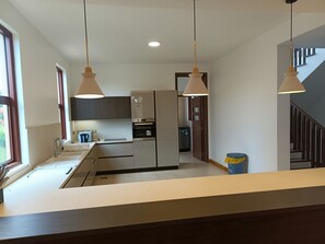 Fridge, microwave, oven, coffee/tea maker