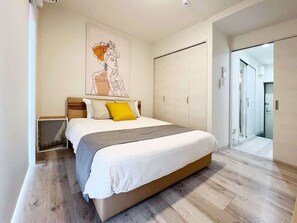 1 slaapkamer, een strijkplank/strijkijzer, wifi, beddengoed