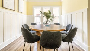 Dining - 9-Bed Capitol Hill Oasis w/King beds & Pool Table (Seattle)