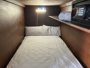 In-room safe, bed sheets