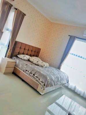 Exclusive House | 5 bedrooms - Homestay Gloria Jogja (Sewon)