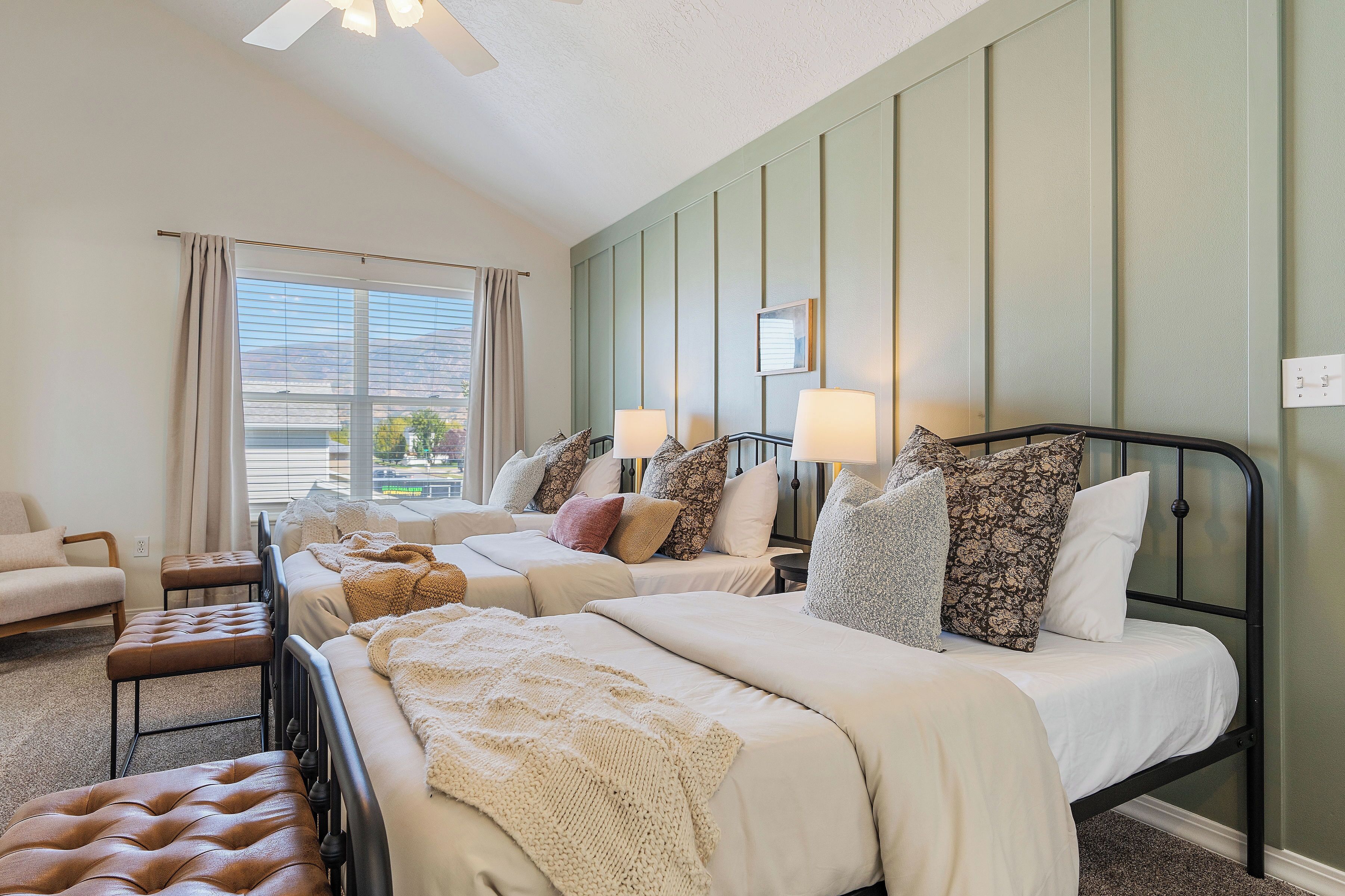 4 bedrooms, iron/ironing board, free WiFi, bed sheets