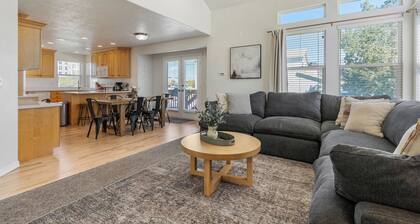 New! Quilters Retreat, Hot Tub, Northern Utah