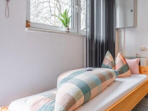 1 bedroom, Internet
