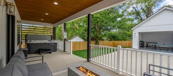 Golf Simulator | Hot Tub | Downtown | Game Room |