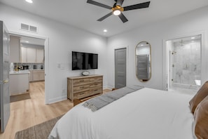 5 habitaciones, tabla de planchar con plancha, cuna de viaje y wifi 