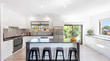 KylskÄp, ugn, spishÀll och diskmaskin