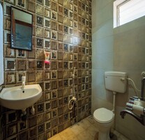 Standard Room | Bathroom