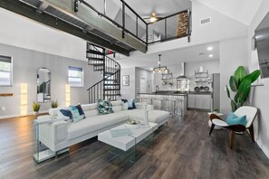 Televisión y oficina 