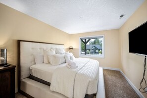 2 عدّة غرف نوم ومكواة/لوح كي وواي فاي وملاءات أسرّة