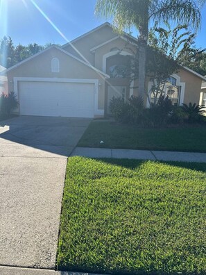 المنطقة المحيطة بالمنشأة