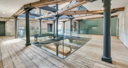 Luxury 2 bed Apt in historic Royal William Yard